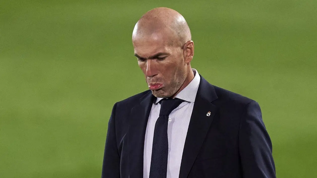 Ужасный месяц «Реала»: вылетели из ЛЧ, упустили титул Ла Лиги, воюют с УЕФА, а теперь остались без Зидана
