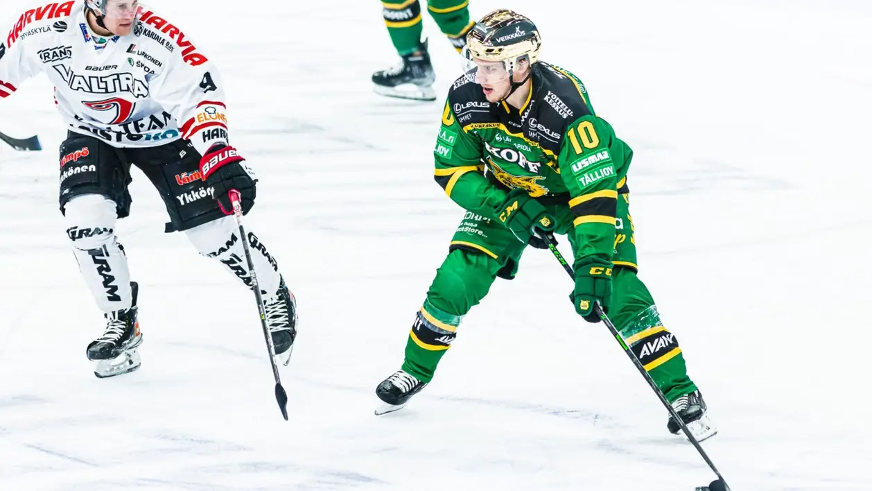 Финская Хоккейная Лига: "Ильвес" дома побеждает "Юп" и продолжает лидировать в турнирной таблице