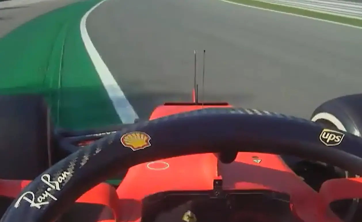 Коллапс «Феррари» на Гран-при Италии: Леклер улетел в барьеры на скорости 270 км/ч, у Феттеля красочно сгорели тормоза