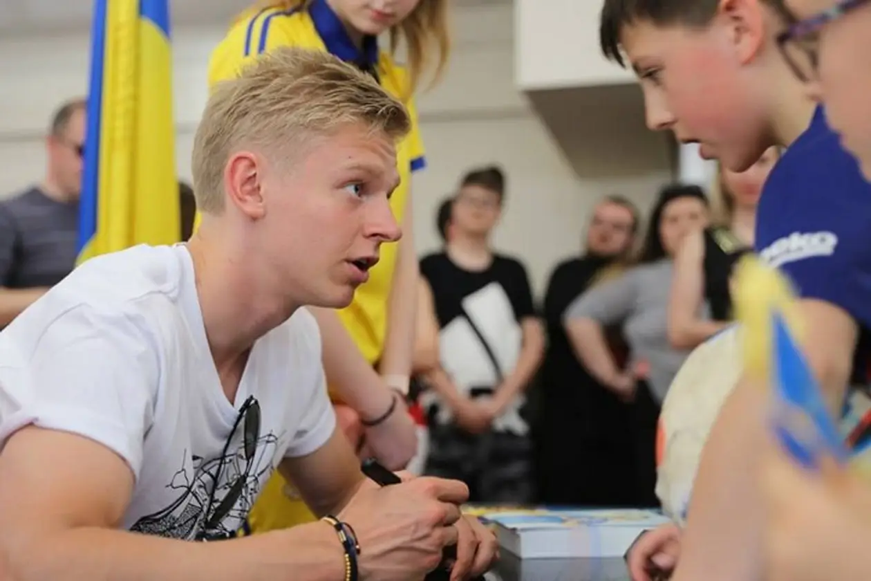 «Впервые в жизни дал столько автографов». Зинченко посетил украинскую диаспору в Манчестере