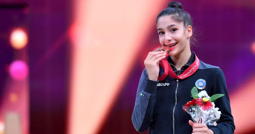 18-річна італійка Раффаелі – нова примадонна світової гімнастики. На своєму другому ЧС виграла 5 золотих медалей 