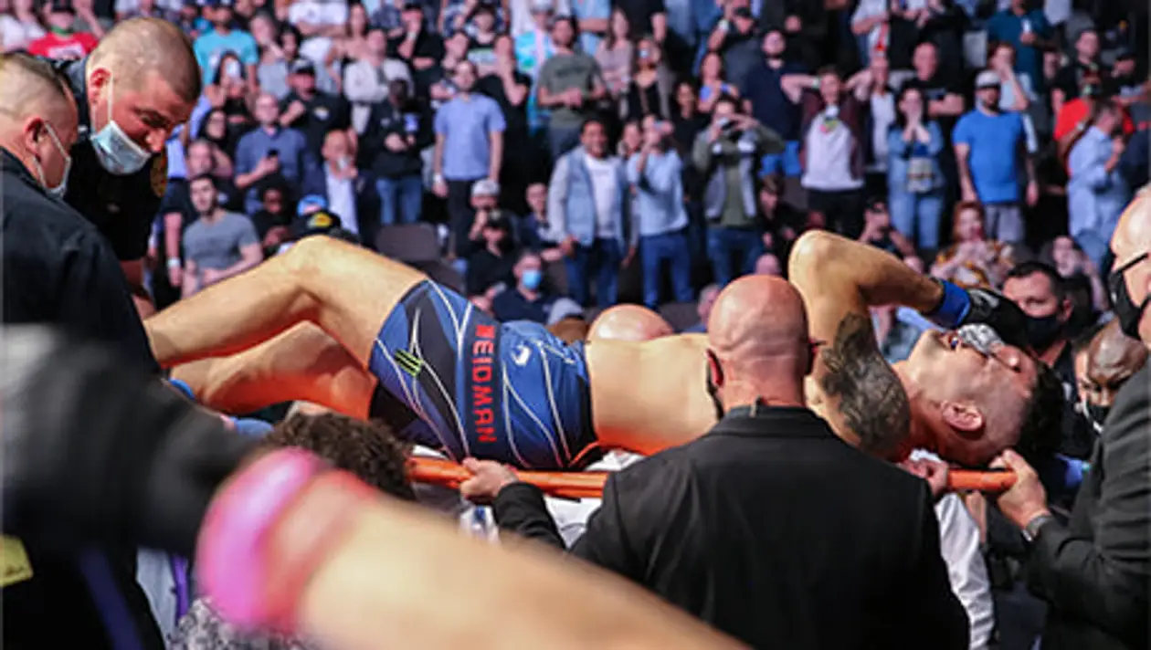 😱 На UFC 261 реально страшно: голень Вайдмана разлетелась вдребезги после удара