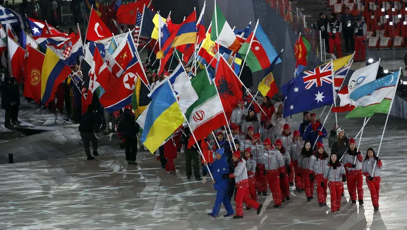 Абраменко вынес флаг Украины на церемонии закрытия Олимпиады