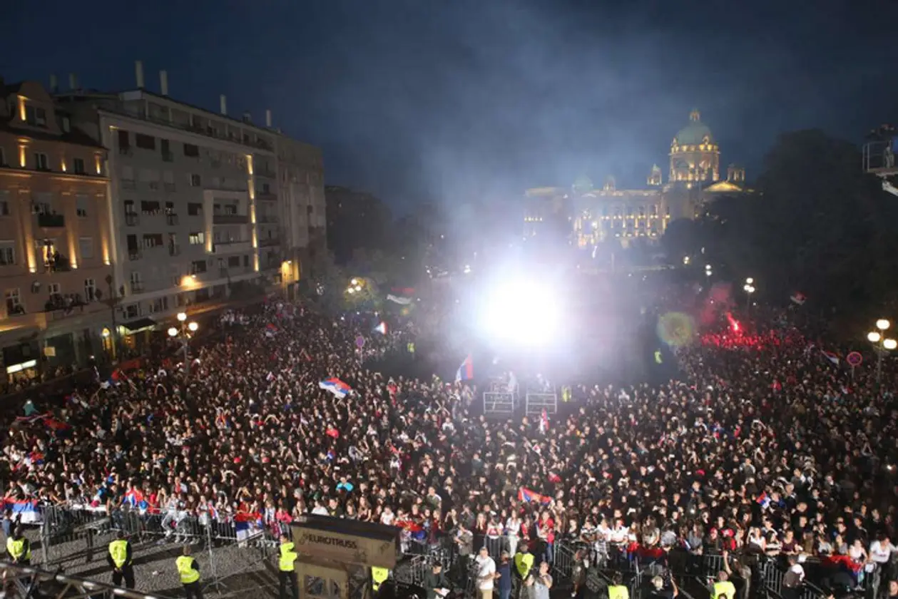 По 20 тысяч фанатов приветствовали финалистов Евробаскета в Любляне и Белграде