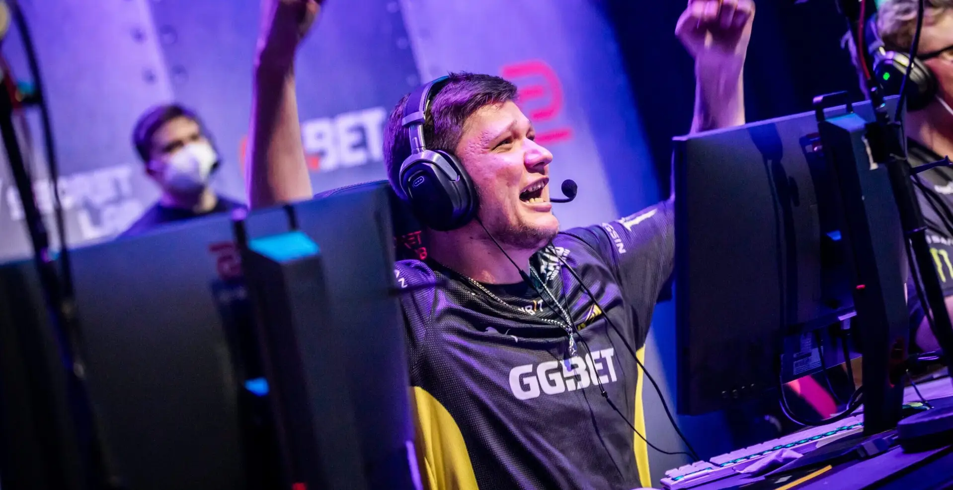 Хуки під фонтан, головний клатч в кар'єрі S1mple та Imagine Dragons. 12 найкрутіших моментів в кіберспорті