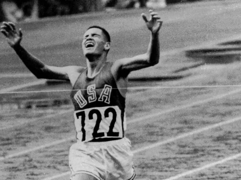 Перший та єдиний олімпійський чемпіон США на дистанції 10 000 м