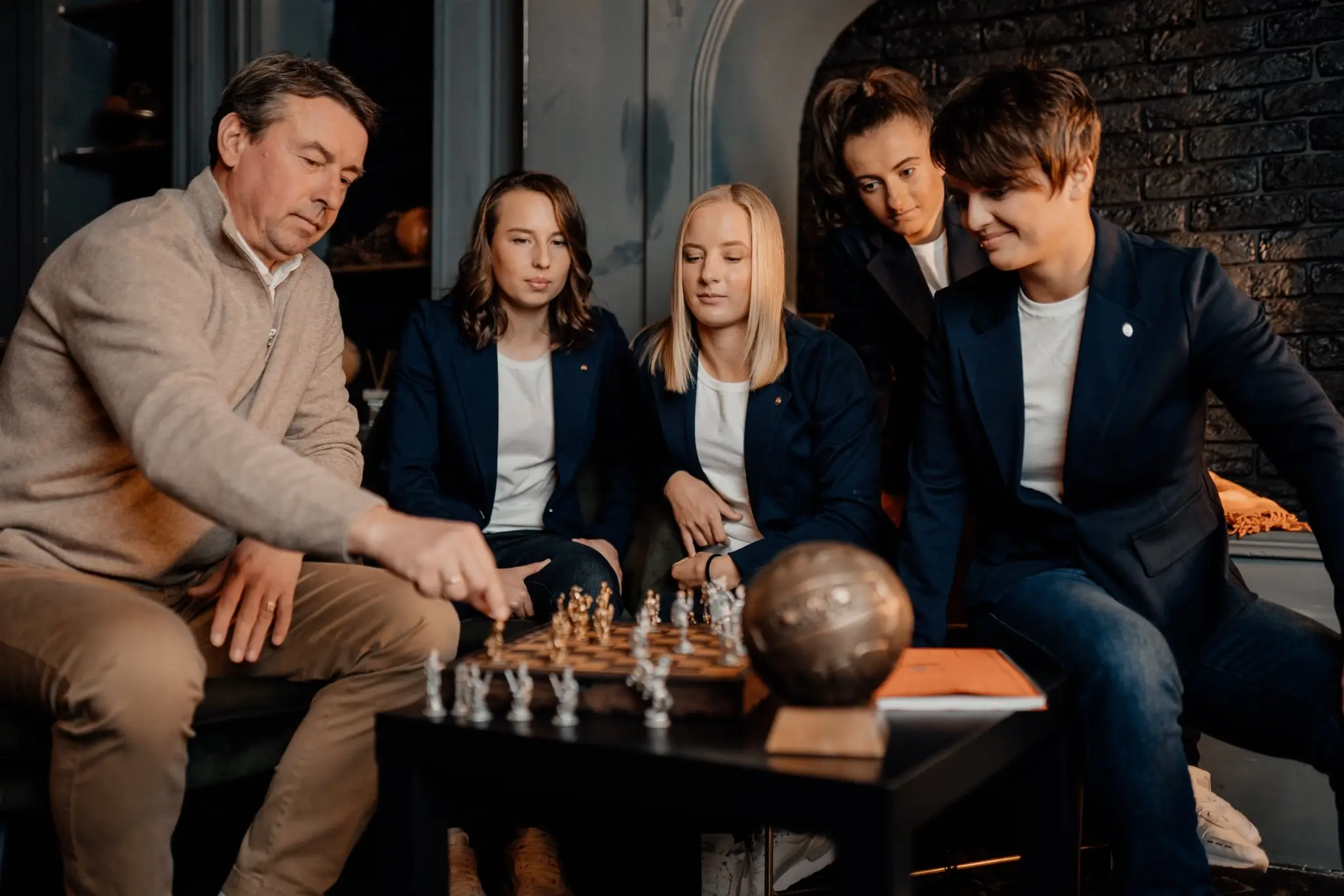 ♟️ «Стиль большого города»: шахматы в женской команде «Шахтера»