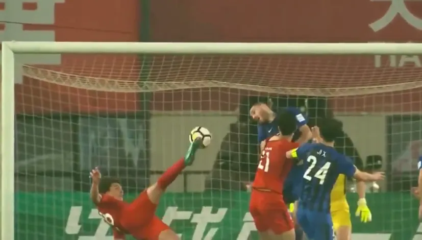 Витцель забил через себя на 93-й минуте в Кубке Китая