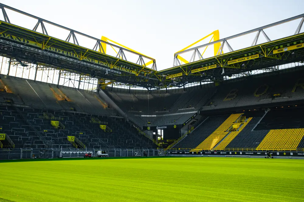 «Дортмунд» вернул 67 тысяч билетов – кажется, матч с «Баварией» пройдет на пустом стадионе 