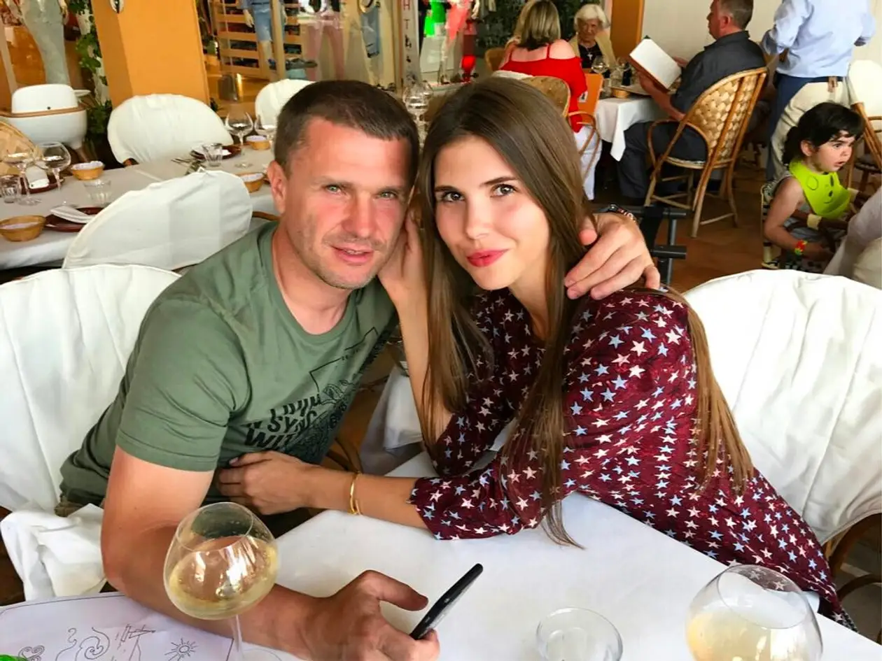 Жена Реброва поздравила Сергея с днем рождения позитивным фото