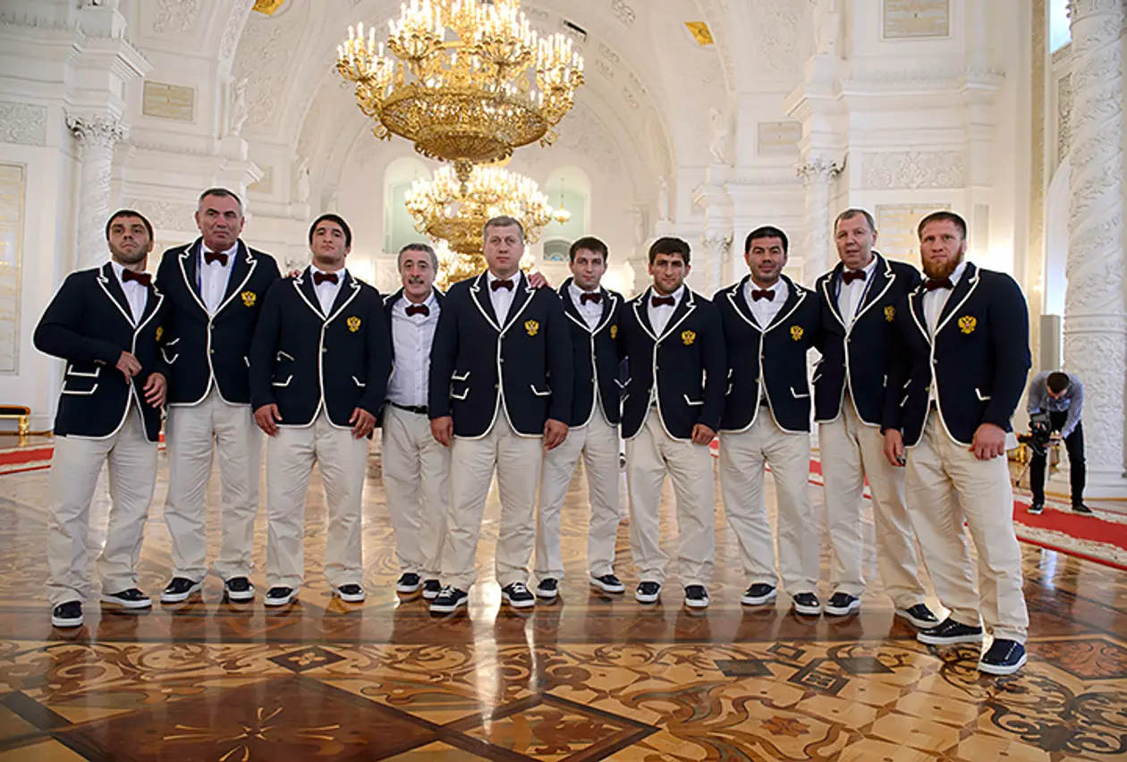 Формы российских олимпийцев в Рио и украинских в 2008-м: найдите 5 отличий
