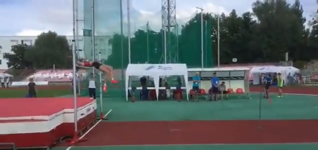 Магучих покорила рекордную высоту на юниорском чемпионате Украины. Ей всего 16