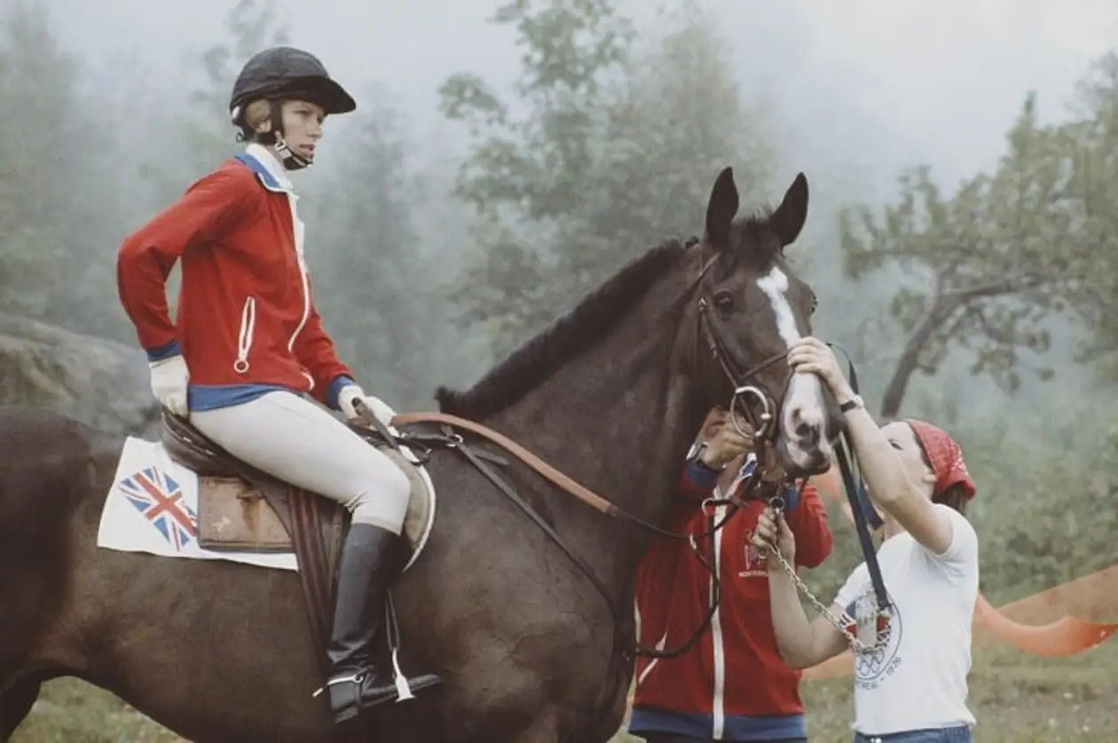 Принцеса Анна у Києві 1973-го: змагалася на чемпіонаті Європи, впала з коня, а Іван Драч написав про неї вірш