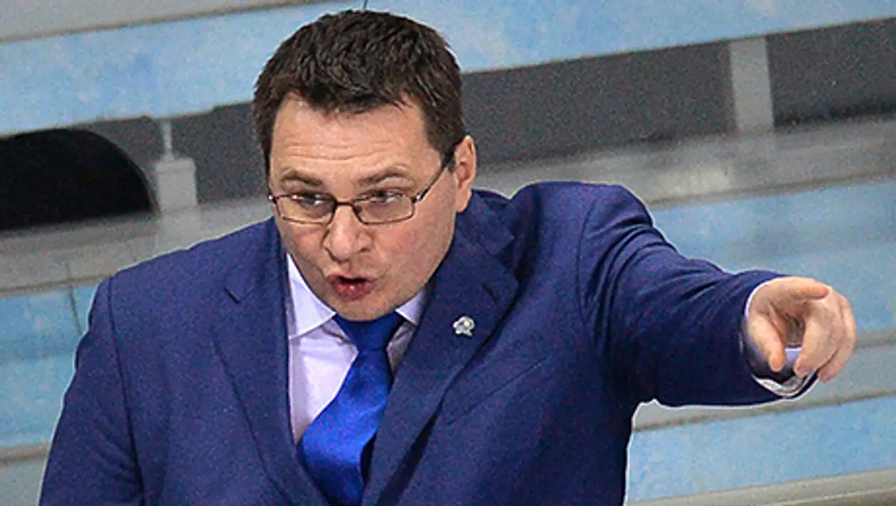 Андрей Назаров организует интервью дня в КХЛ