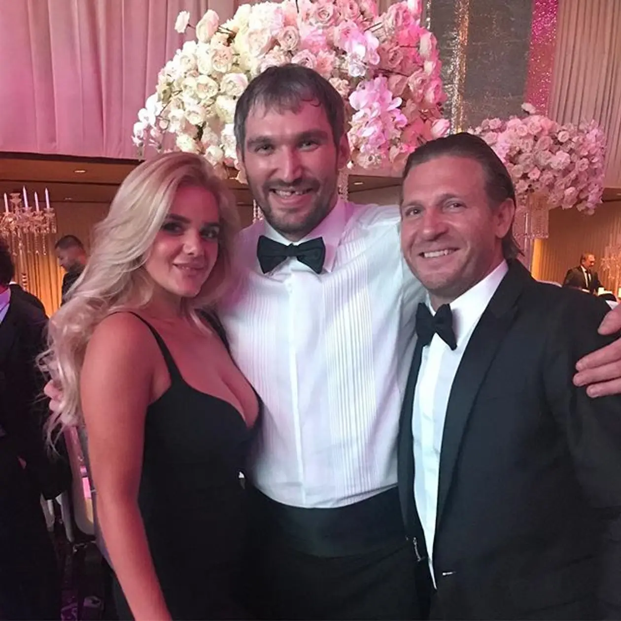 Воронин с женой потусил на свадьбе российского хоккеиста Овечкина