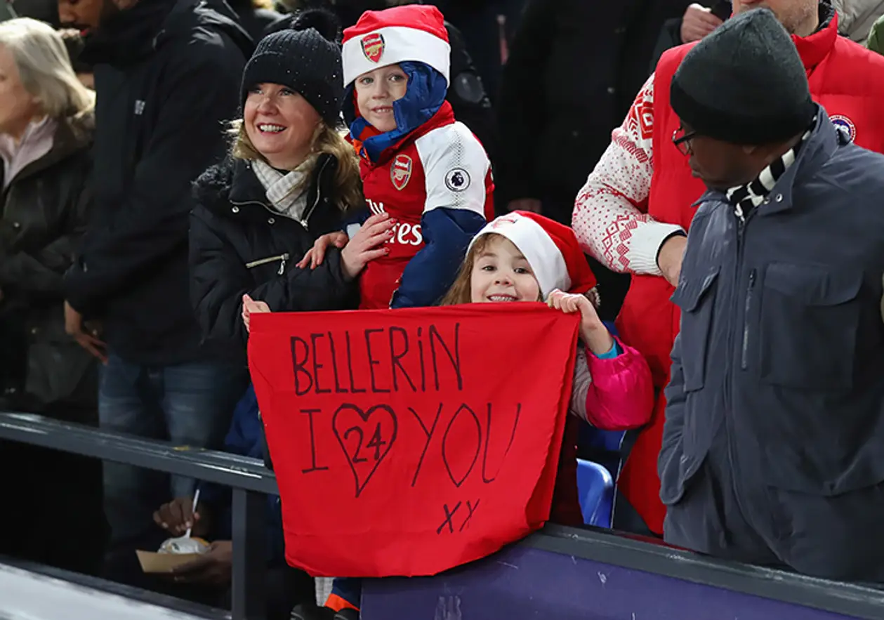 Девочка пришла на матч «Арсенала» с плакатом про Бельерина. Он приехал к ней в гости
