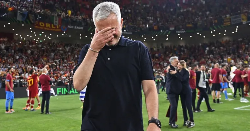 Неймовірні емоції Моурінью – тренер не зміг стримати сліз після перемоги у Лізі конференцій
