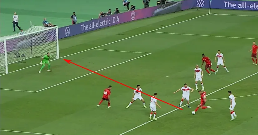 Сеферович положил красивый гол в ворота Турции бильярдным ударом под штангу