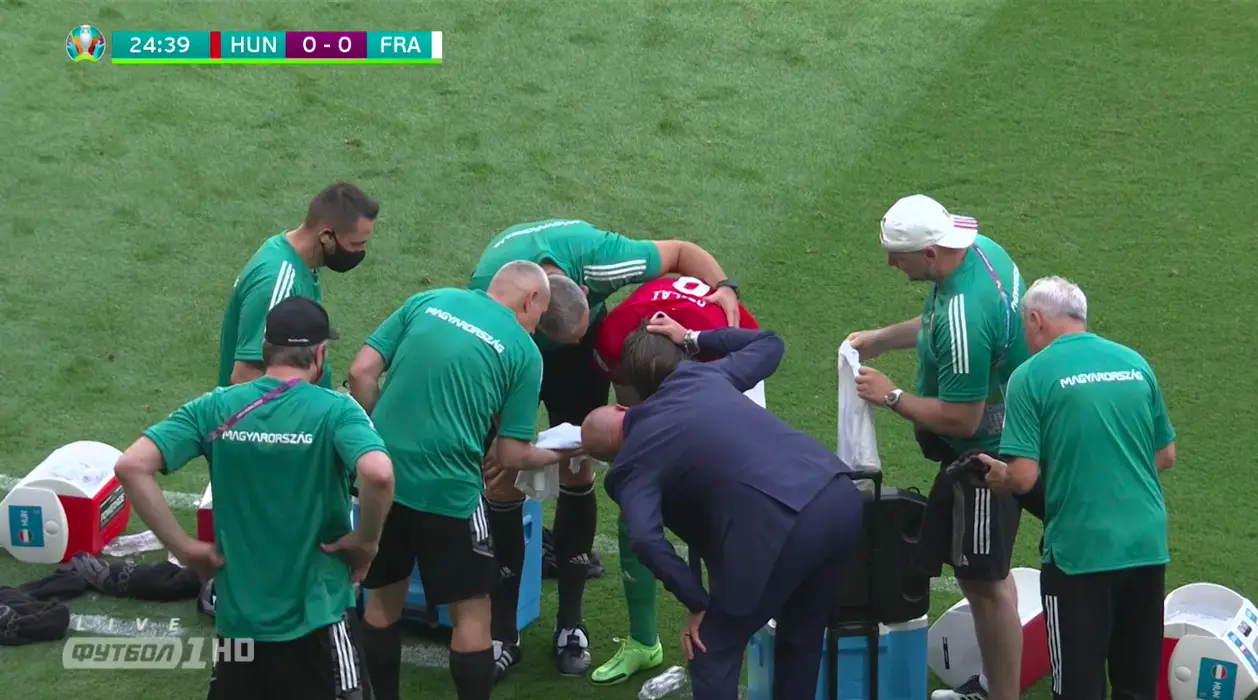 Капитан сборной Венгрии потерял сознание во время матча с Францией из-за теплового удара