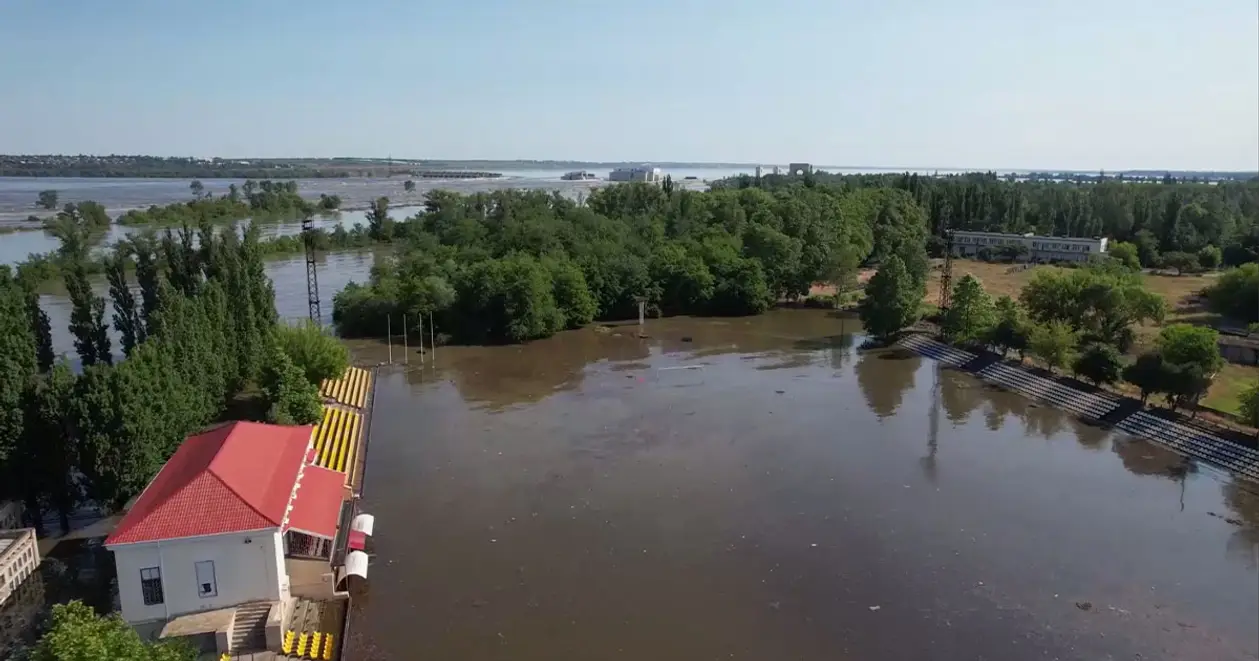 Росіяни підірвали Каховську ГЕС – прилегла до Дніпра частина Херсонської області затоплюється