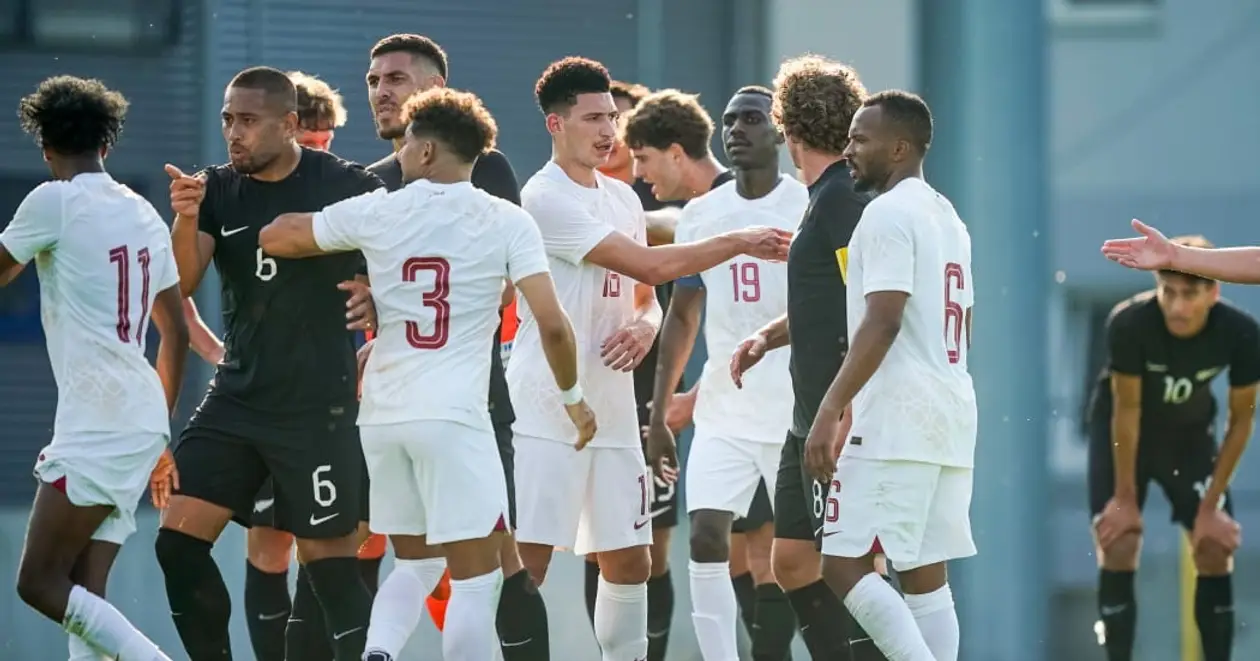 Расистський скандал в матчі збірних: Нова Зеландія не вийшла на другий тайм з Катаром через образу свого гравця