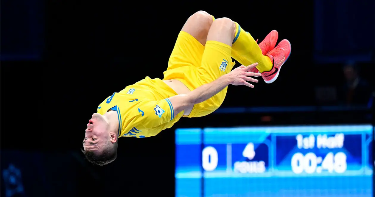 Чернявский забил первый гол за Украину на этом футзальном Евро – и отпраздновал крутейшей сальтухой