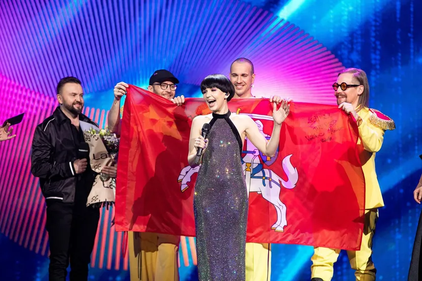 «Слава Україні!» Учасниця Євробачення від Литви знає, як правильно заряджати публіку на концерті