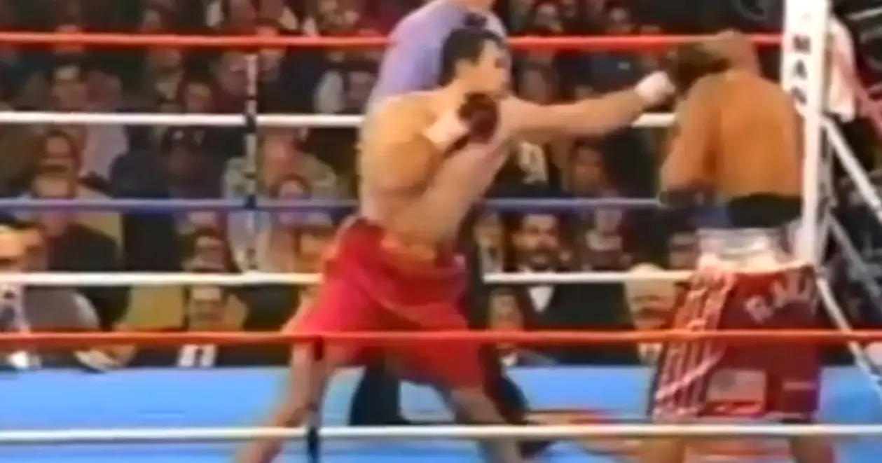Кличко избивал гиганта Макклайна в ответ на гул зала в США. Джамиль психанул и отказался драться