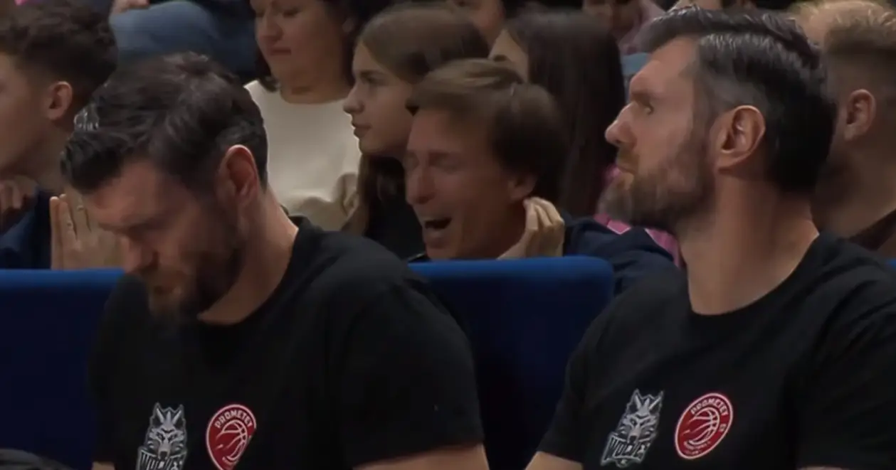 Брати Лавриновичі з’явилися на матчі «Прометея» у Вільнюсі в особливих футболках