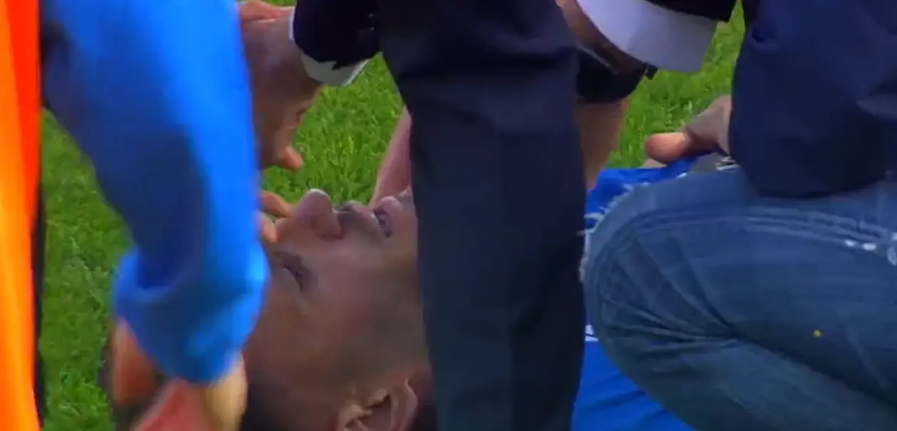 Лукас Перес побував у страшному нокауті під час матчу. Колишній гравець «Динамо» і «Карпат» зіткнувся головами із суперником