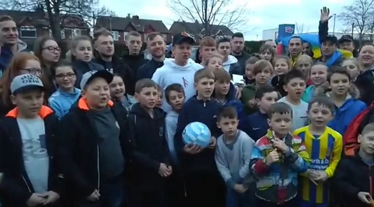 «Сашко Усик, нам потрiбен нокаут!» Зинченко с украинскими детьми в Манчестере поддержал чемпиона