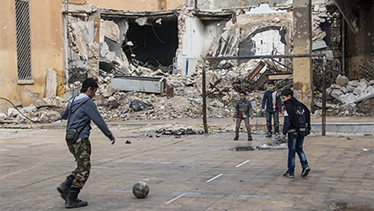«Стадионы бомбили, спортсменов убивали». Как существует футбол в Сирии