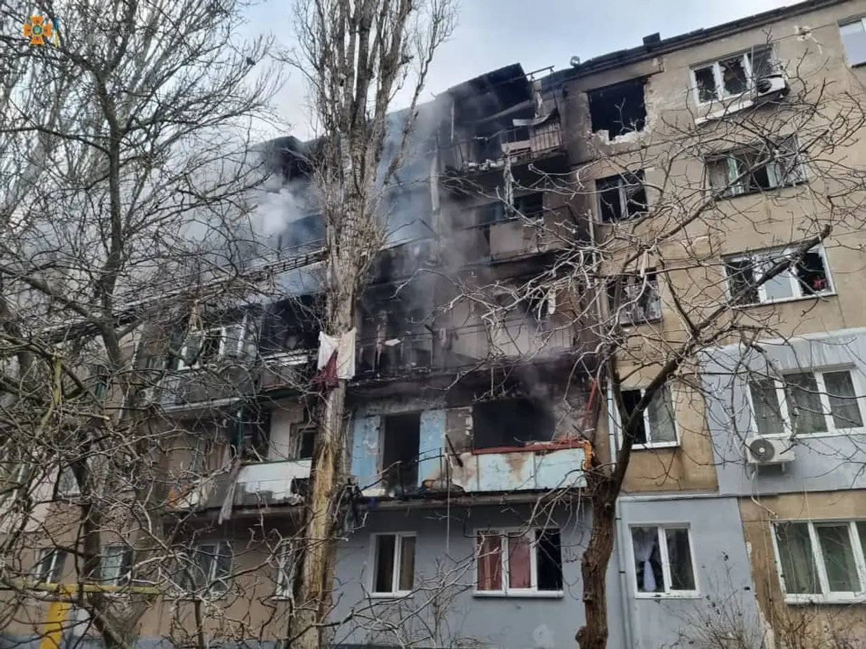Близько п‘ятої ранку окупантами було обстріляно Миколаїв. Наслідки ви бачите на власні очі
