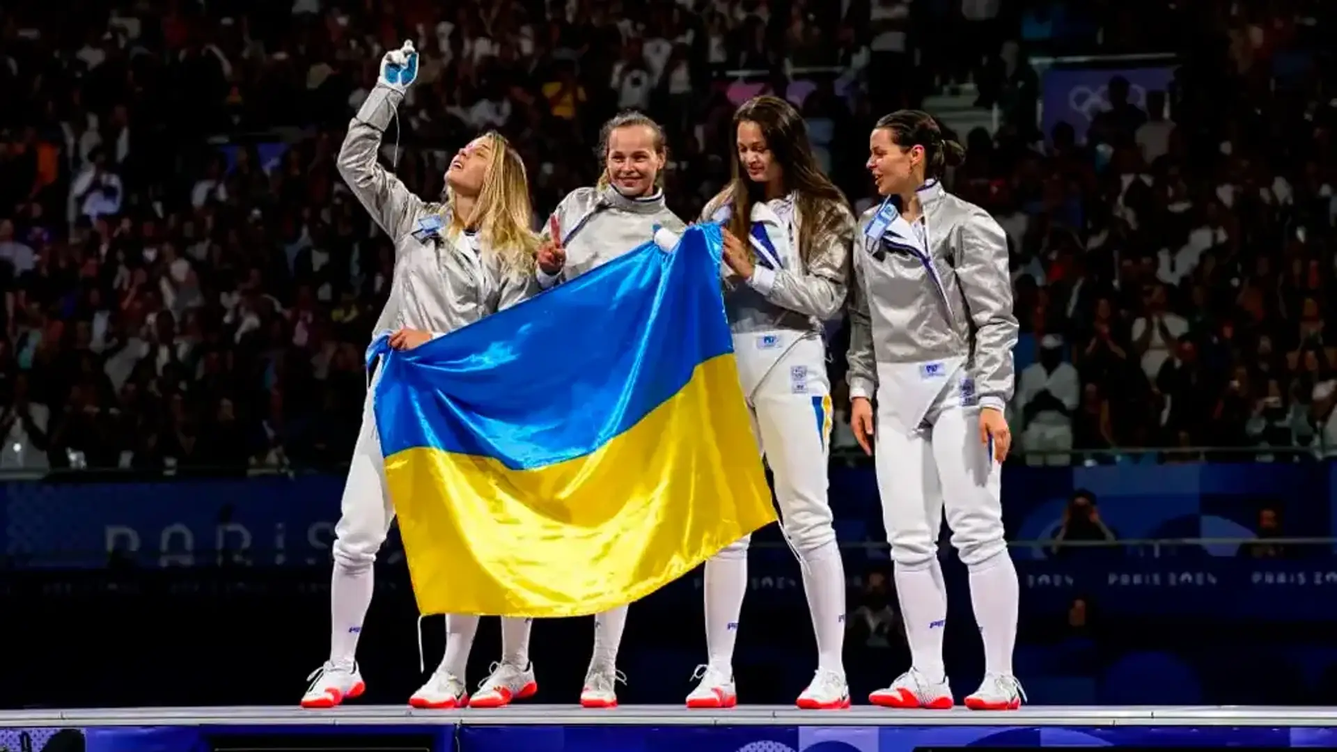 Гайд зі спорядження у фехтуванні: скільки коштує зброя, спеціальна форма та маска