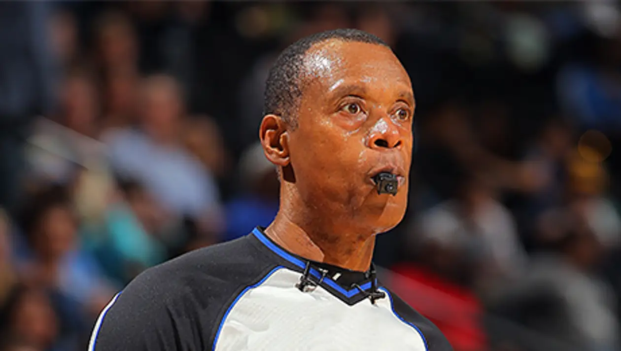 Судья НБА дал одной команде три технических, удалил игрока, тренера – и все за 5 секунд