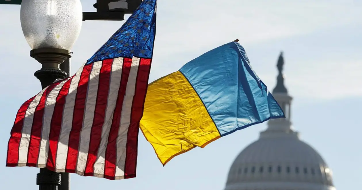 🇺🇦 Прапори України та США встановили на дорозі, що веде до Капітолія