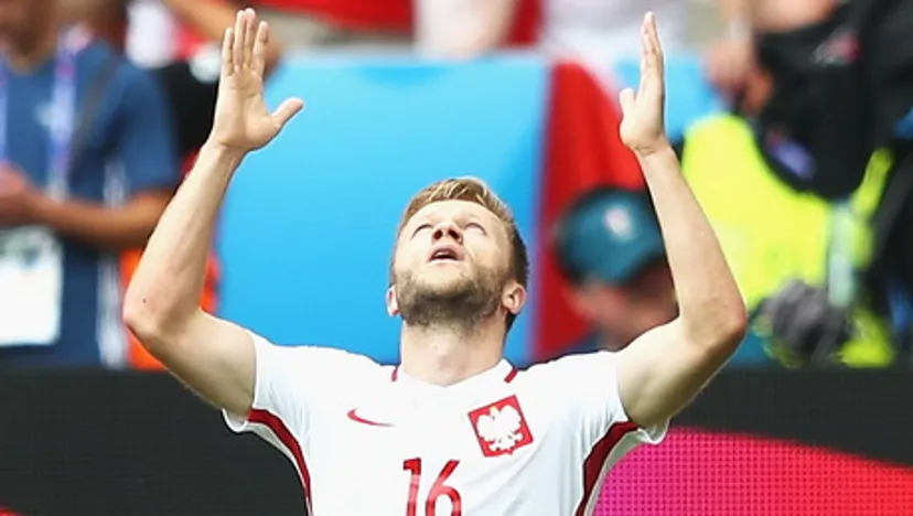 Лучший гол, сэйв, промах Евро и серия пенальти: Польша весело вышла в четвертьфинал