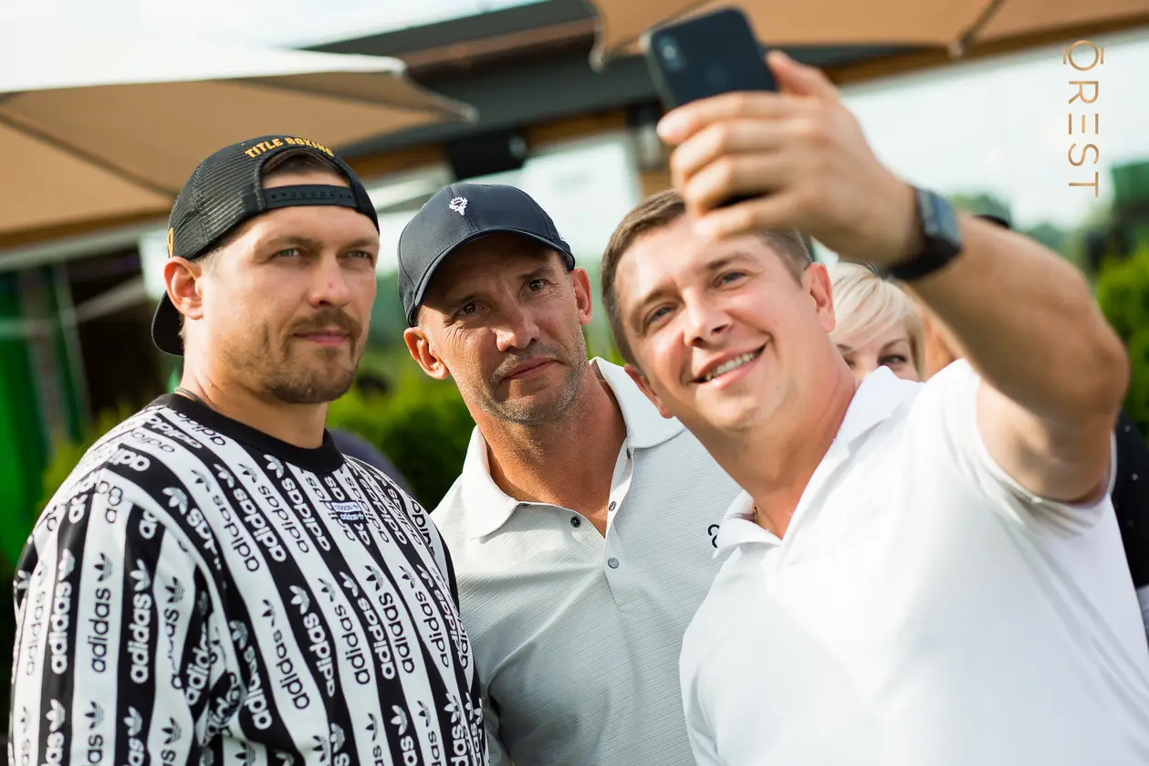 Кличко, Усик, Шевченко сыграли в гольф на турнире «Diplomatic Golf for Good»