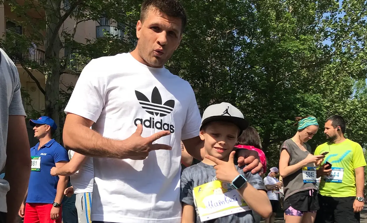 Деревянченко вместе с сыном пробежал марафон в Николаеве