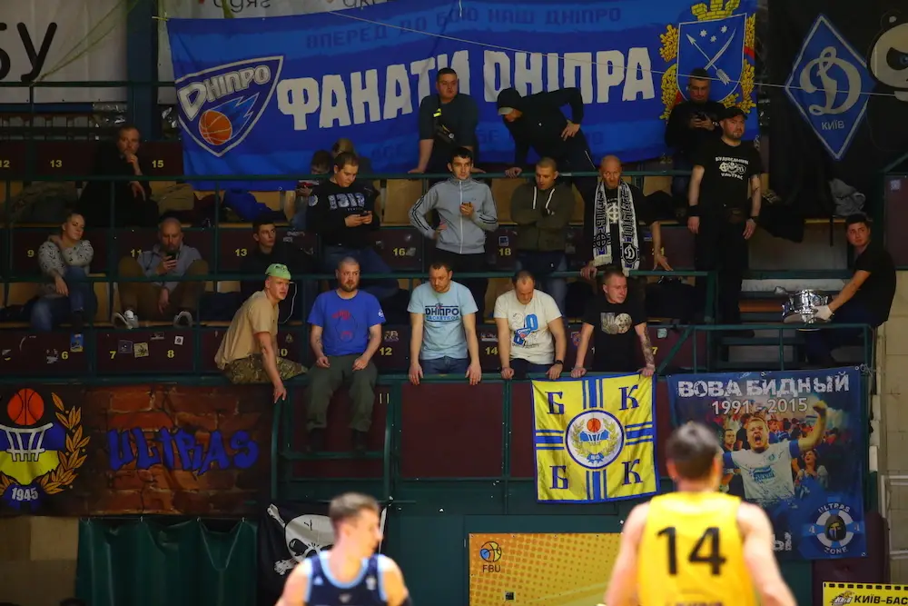Жесть в украинском баскетболе: провокации фанатов «Днепра» и едва не сорванный матч