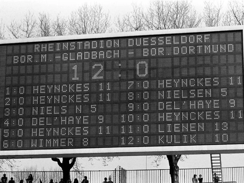 Когда молодой Рехагель тренировал «Дортмунд», то однажды проиграл «Гладбаху» 0:12