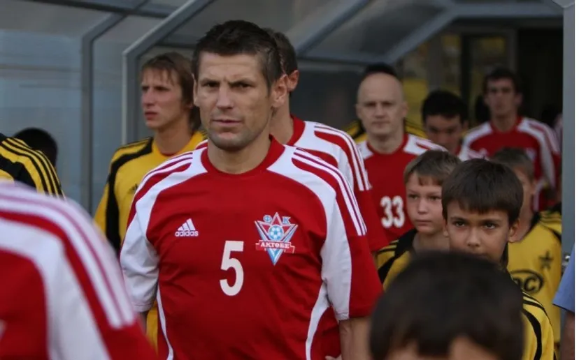 Украинец Бадло – легенда казахстанского футбола. Установил рекорд для легионеров, забивал через себя, играл с «Динамо» в ЛЕ