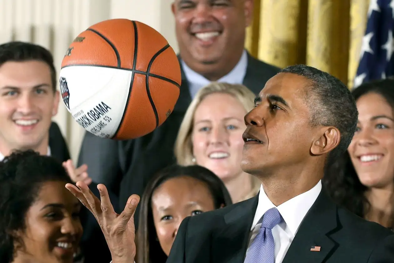 Бараку Обаме исполняется 59! Он давний фанат баскетбола и ярый поклонник «Чикаго Буллз»