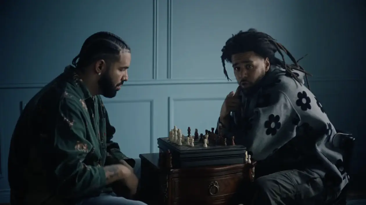 Репери Drake та J Cole випустили кліп, у якому повторили фото Роналду та Мессі, зіграли в баскет та настільний теніс 