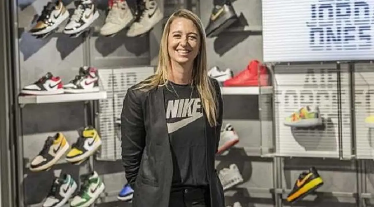 Вице-президент Nike ушла из компании после 25 лет работы. Ее подставил сын, похваставшись бизнес-приемами