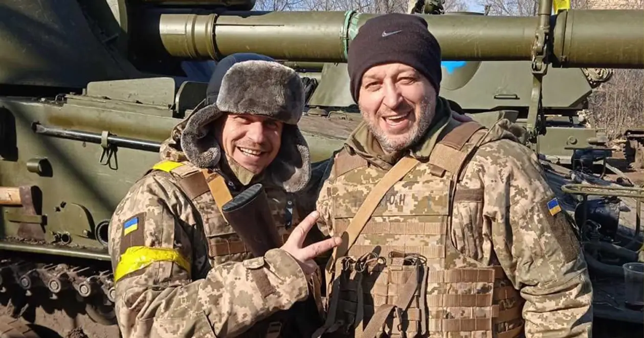 Юрій Вернидуб передає вітання українцям з передової. Тепер не лише тренер, але й військовий