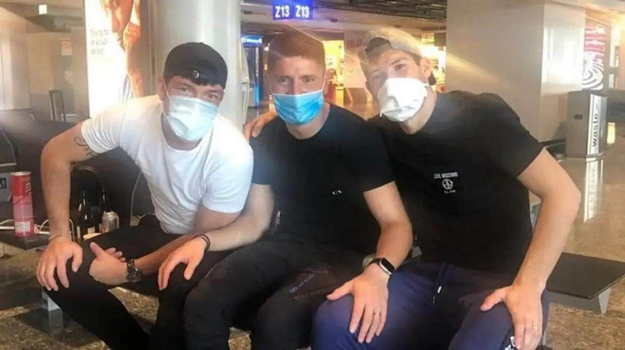 Три аргентинских футболиста застряли в аэропорту Франкфурта. Больше недели спят в пустом терминале
