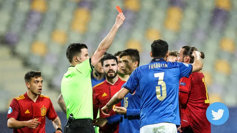 Еще не начали следить за Евро U-21? Вот вам сюжеты: у Италии 4 красных за 2 матча, Англия – на грани, расизм у венгров