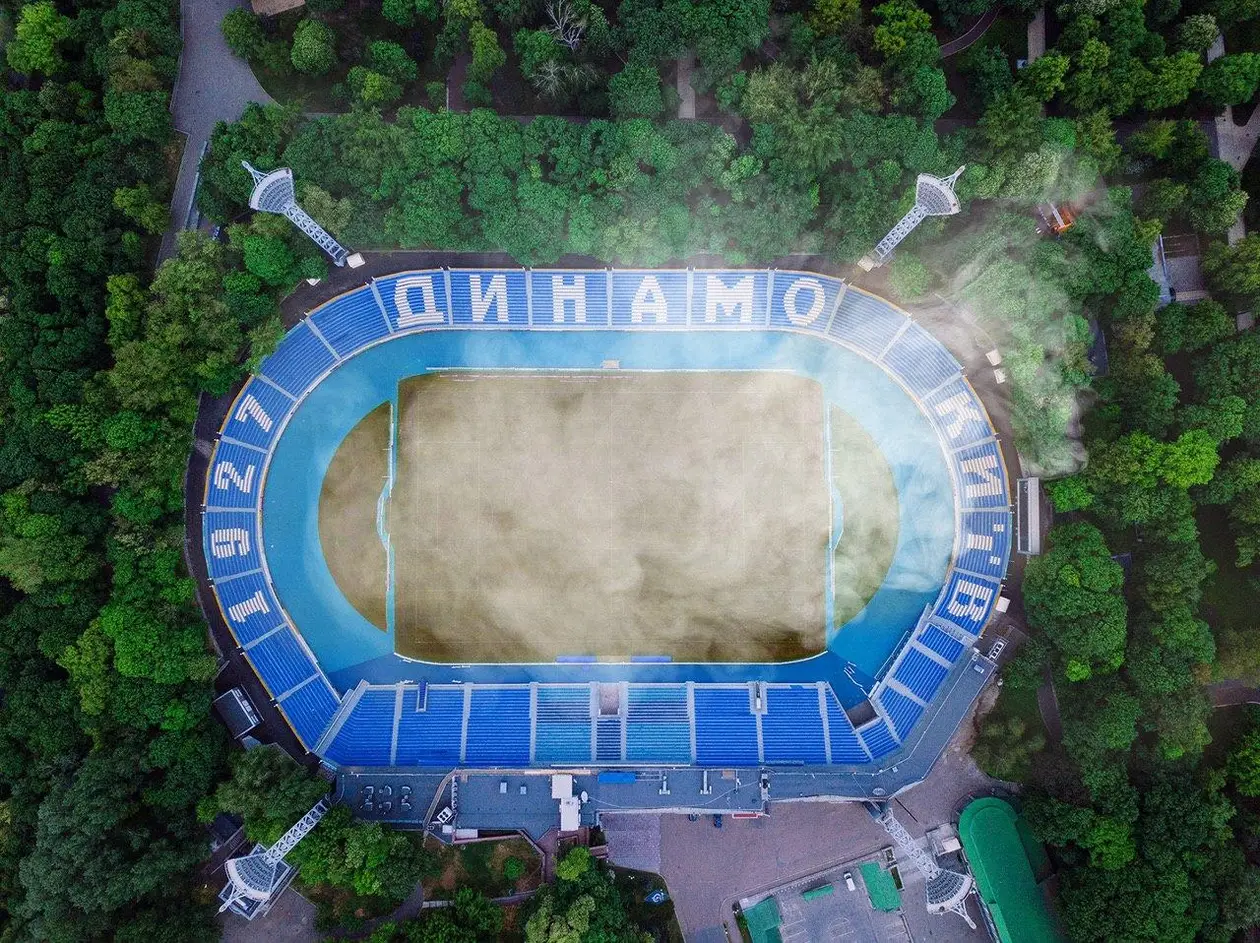 «Динамо» запустило важливий флеш-моб – віртуально випалило траву на стадіонах. Ідею підтримали «Ворскла» та «Зоря»