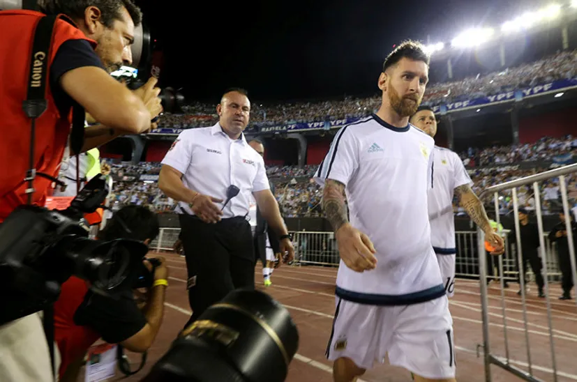 Аргентина снова проиграла без Месси: почему его дисквалифицировали